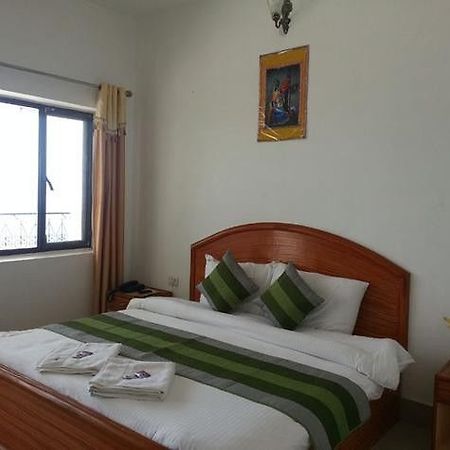Bright Sunny Pines Hotel & Resort 랜즈다운 외부 사진